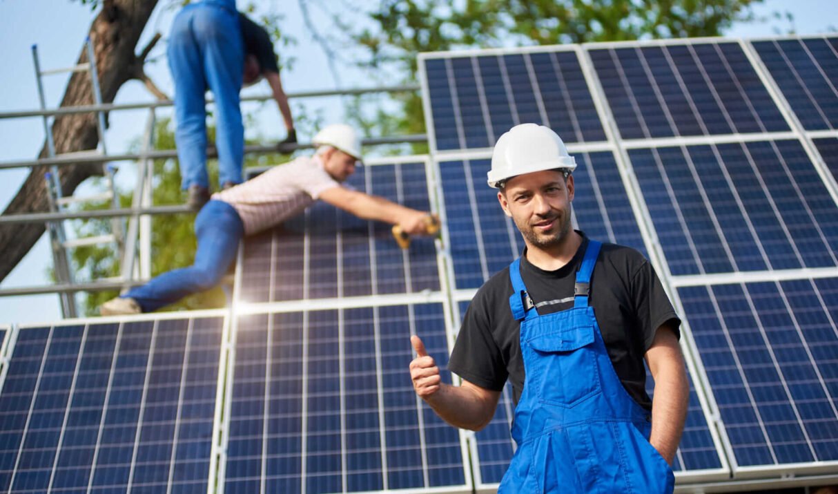 Harnessing the Power of Wind: GreenGlow\’s Wind Turbine Solutions